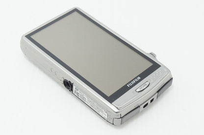 美品 FUJIFILM フジフィルム FinePix Z900EXR コンパクトデジタルカメラ シルバー 元箱付 260610c