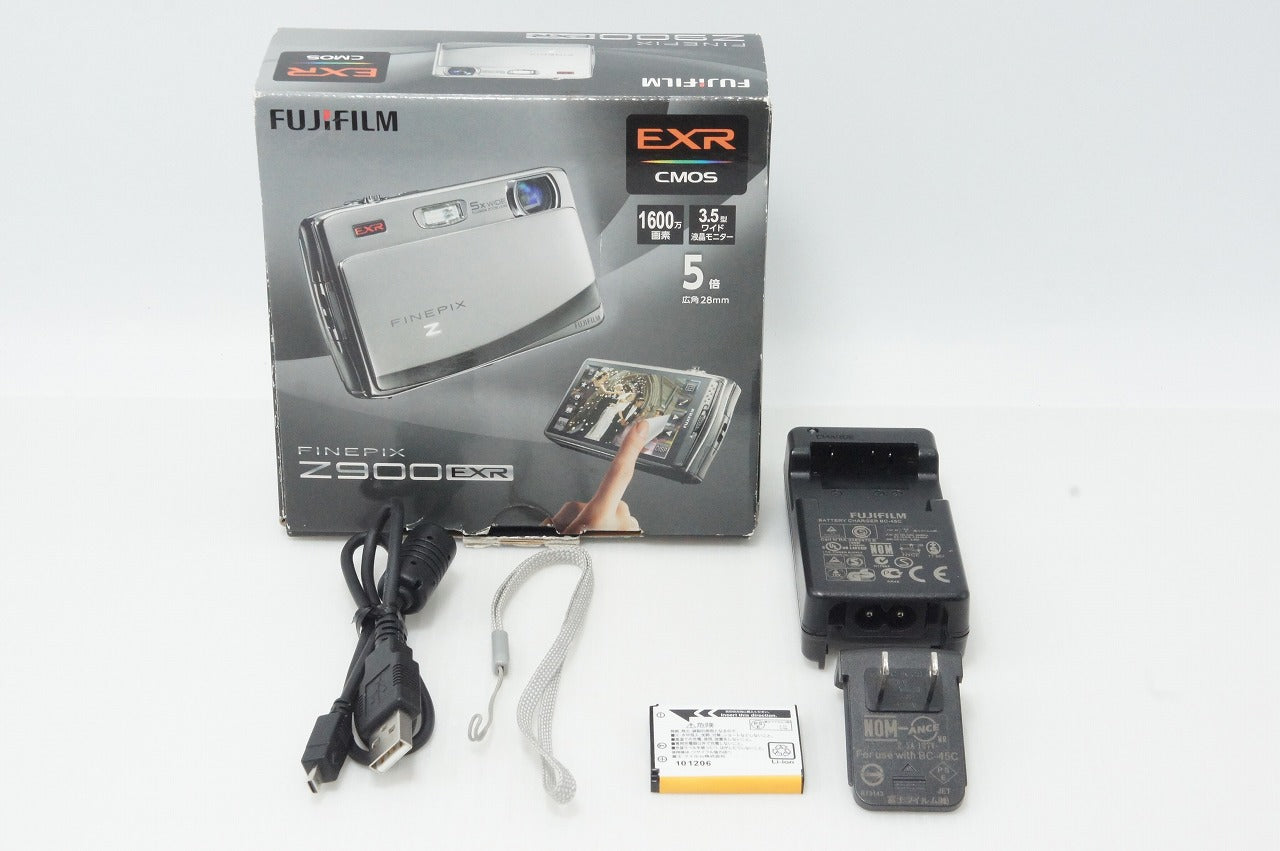 美品 FUJIFILM フジフィルム FinePix Z900EXR コンパクトデジタルカメラ シルバー 元箱付 260610c