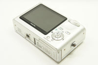 FUJIFILM フジフィルム FinePix F10 コンパクトデジタルカメラ シルバー 240715z