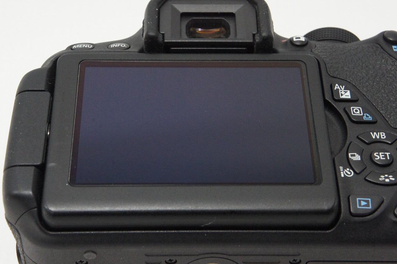 美品 Canon キヤノン EOS Kiss X7i ボディ + EF-S 18-55mm F3.5-5.6 IS STM デジタル一眼レフカメラ 260610aj