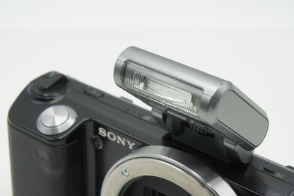 SONY α NEX-5K ズームレンズキット (E 18-55mm F3.5-5.6 OSS) ミラーレス一眼カメラ ブラック 純正バッグ付 260306g