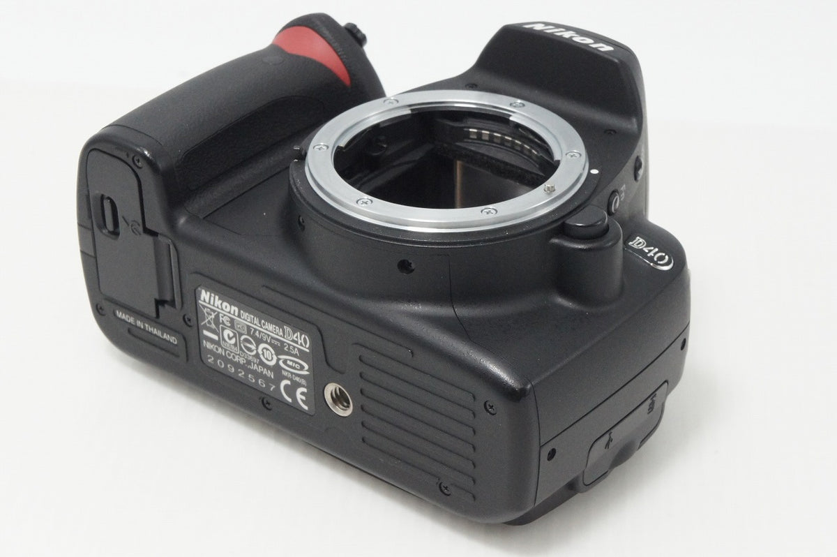 Nikon ニコン D40 + AF-S 18-55mm GII レンズキット デジタル一眼レフカメラ 261002f