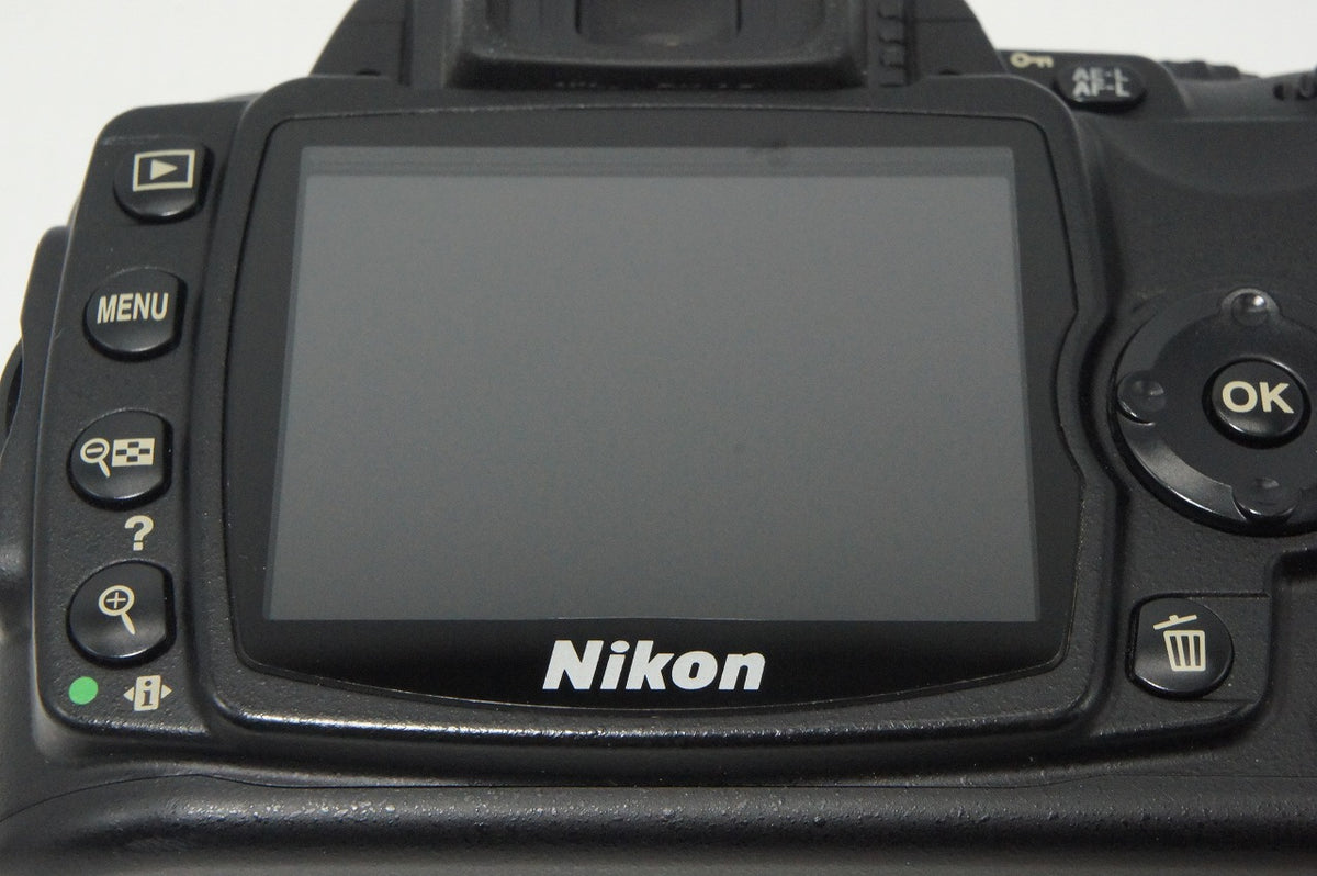 Nikon ニコン D40 + AF-S 18-55mm GII レンズキット デジタル一眼レフカメラ 261002f