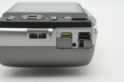 美品 OLYMPUS オリンパス SZ-10 コンパクトデジタルカメラ シルバー 260309h