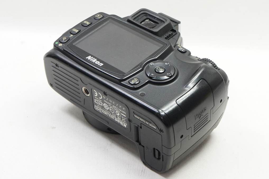 Nikon ニコン D40 + AF-S 18-55mm GII レンズキット デジタル一眼レフカメラ 250413c