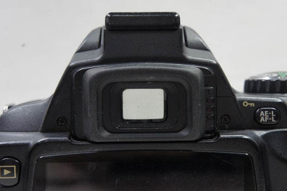 Nikon ニコン D40 + AF-S 18-55mm GII レンズキット デジタル一眼レフカメラ 250413c