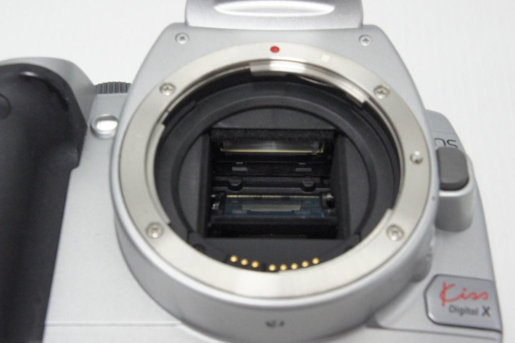良品 Canon キヤノン EOS Kiss Digital X ボディ デジタル一眼レフカメラ シルバー 260415i