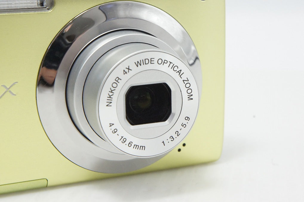 美品 Nikon ニコン COOLPIX S3000 コンパクトデジタルカメラ ポップグリーン 元箱付 260612o