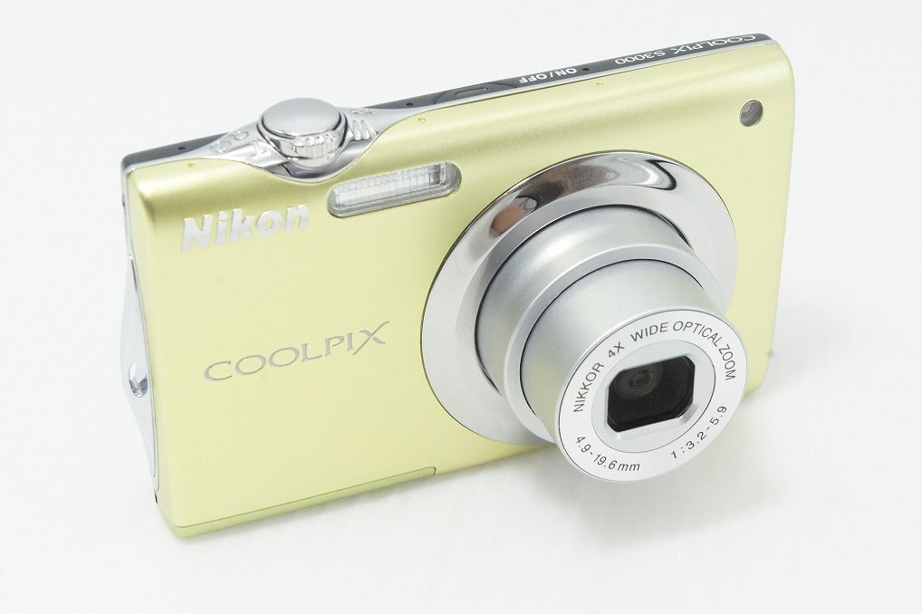 美品 Nikon ニコン COOLPIX S3000 コンパクトデジタルカメラ ポップグリーン 元箱付 260612o
