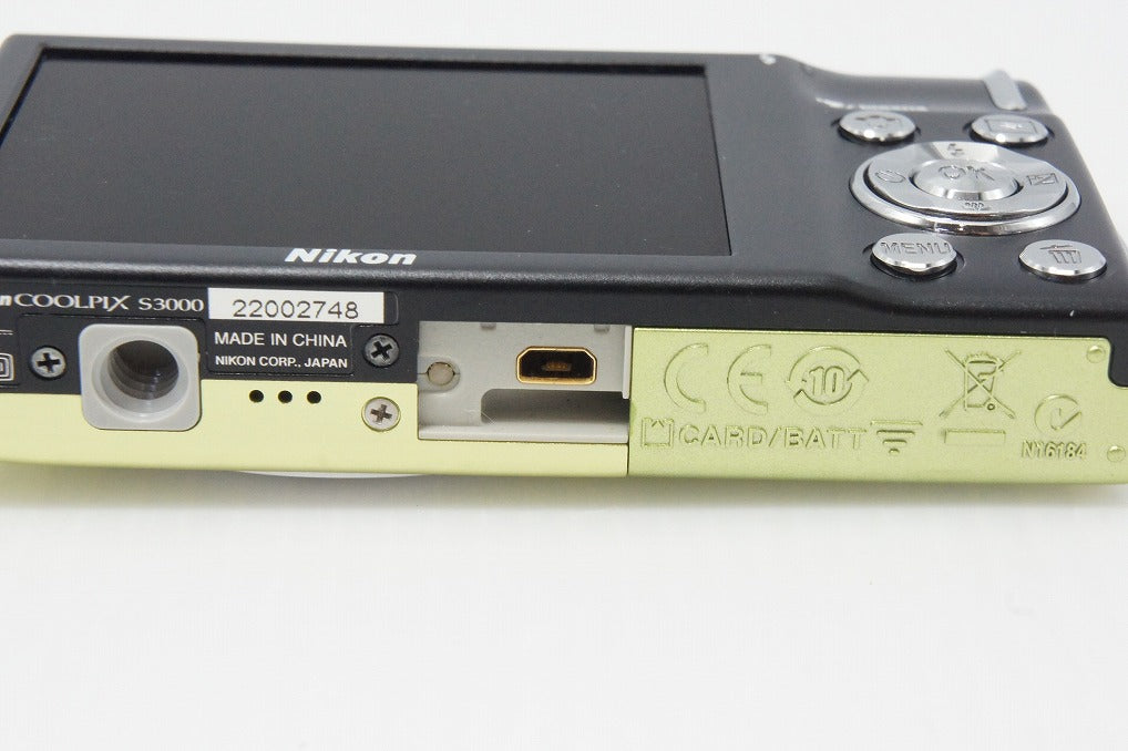 美品 Nikon ニコン COOLPIX S3000 コンパクトデジタルカメラ ポップグリーン 元箱付 260612o