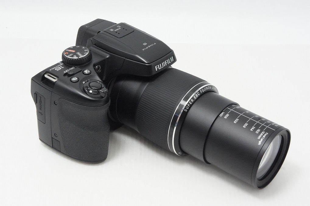 Excellent condition FUJIFILM FinePix S8400 Digital Camera 260612w