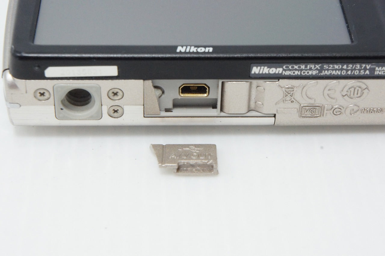 Nikon COOLPIX S230 コンパクトデジタルカメラ ソリッドシルバー 260414e