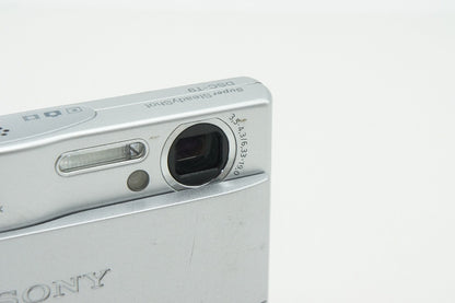 Excellent Condition: SONY Cyber-shot DSC-T9 Compact Digital Camera Silver 260304m