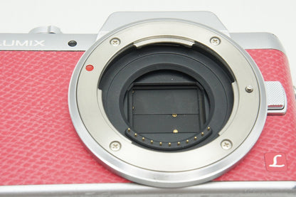 Panasonic パナソニック LUMIX DMC-GF7 ボディ ミラーレス一眼カメラ ピンク 260309o