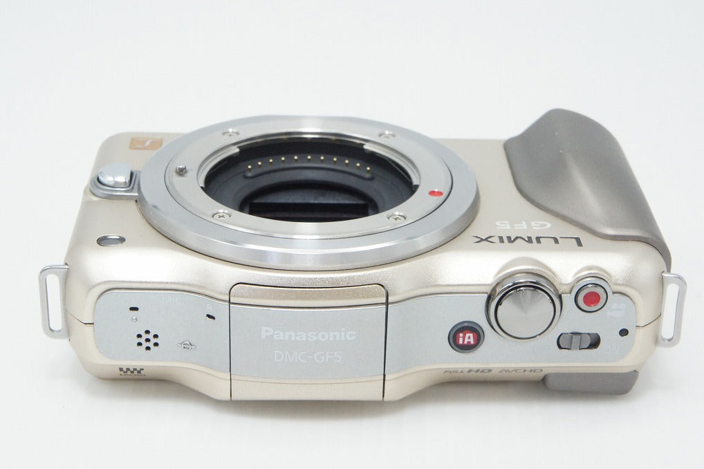 Panasonic LUMIX GF5 シャンパンゴールド パナソニック、ミラーレス一眼“LUMIX”エントリー「GF5」を発売 － X