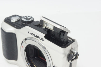 OLYMPUS オリンパス PEN Lite E-PL2 ボディ ミラーレス一眼カメラ シャンパンゴールド 261006a