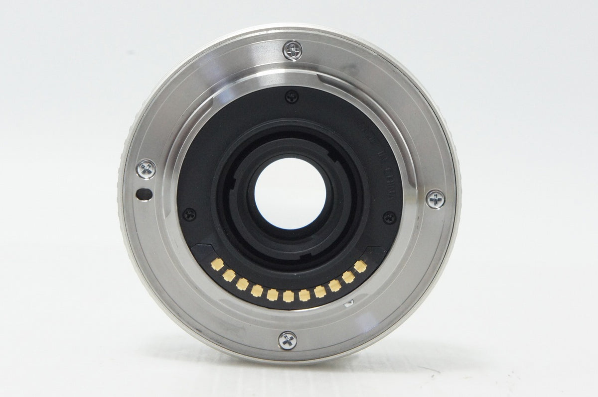 美品 OLYMPUS オリンパス M.ZUIKO DIGITAL 17mm F2.8 パンケーキレンズ AFレンズ シルバー マイクロフォーサーズ フィルター付 261008s