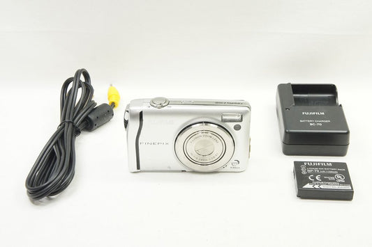 FUJIFILM フジフィルム FinePix F40fd コンパクトデジタルカメラ シルバー 250706k