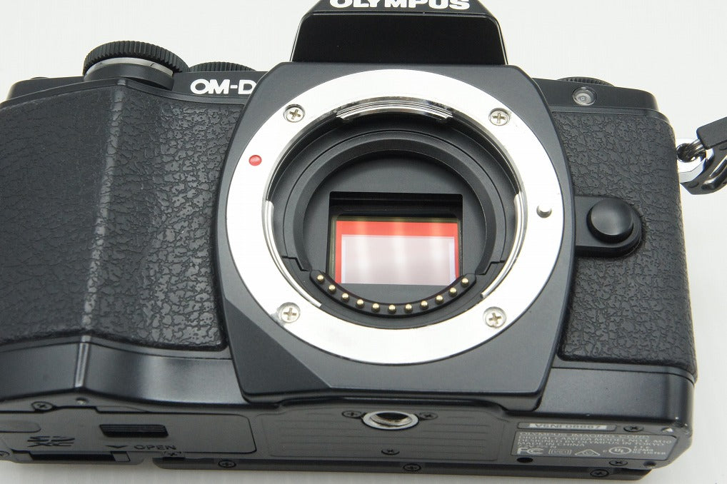 OLYMPUS オリンパス OM-D E-M10 ボディ ミラーレス一眼カメラ ブラック 260106n