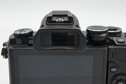 OLYMPUS オリンパス OM-D E-M10 ボディ ミラーレス一眼カメラ ブラック 260106n