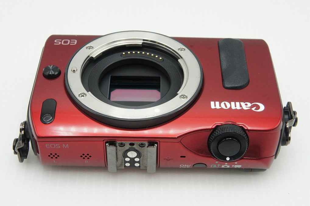 美品 Canon キヤノン EOS M ボディ ミラーレス一眼カメラ レッド スピードライト 90EX付 260107af