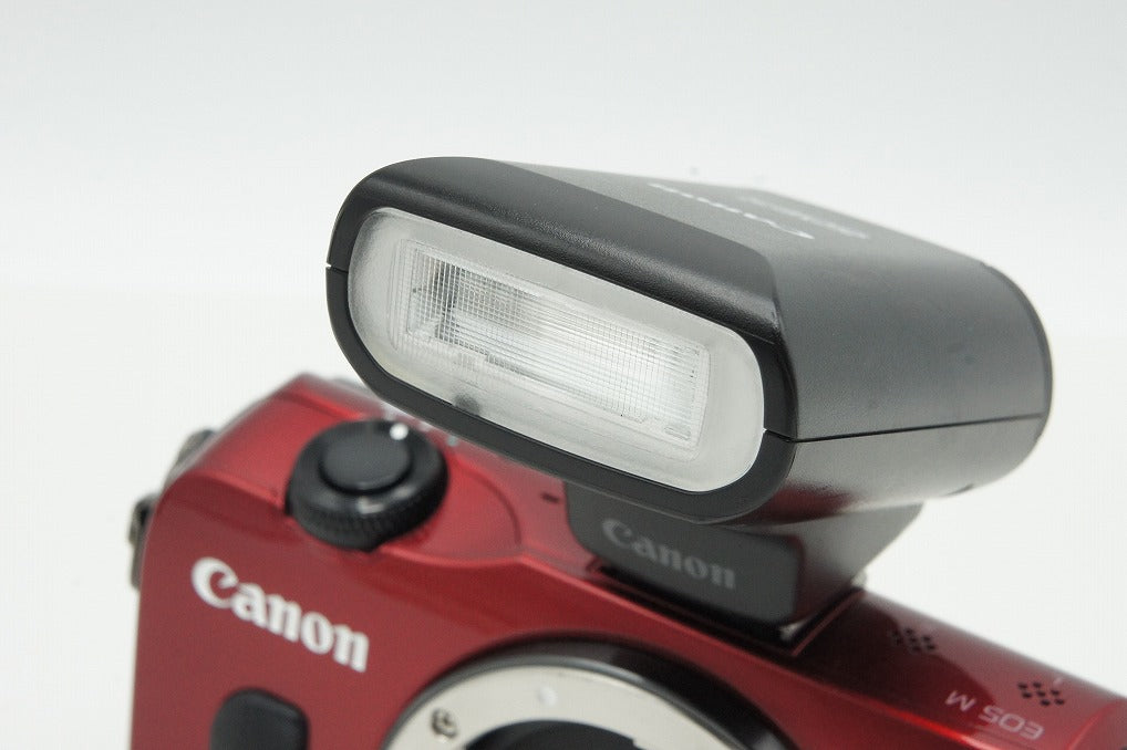 美品 Canon キヤノン EOS M ボディ ミラーレス一眼カメラ レッド スピードライト 90EX付 260107af