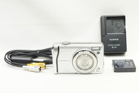 FUJIFILM フジフィルム FinePix F40fd コンパクトデジタルカメラ シルバー 250706i