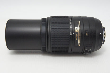 Excellent condition Nikon AF-S DX NIKKOR 55-300mm F4.5-5.6G ED VR APS-C Zoom Lens with Hood 260418z