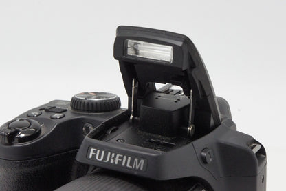 Good condition FUJIFILM FinePix SL1000 Digital Camera 260420v