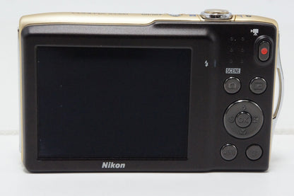 美品 Nikon ニコン COOLPIX S3300 コンパクトデジタルカメラ スイートゴールド 元箱付 260420d