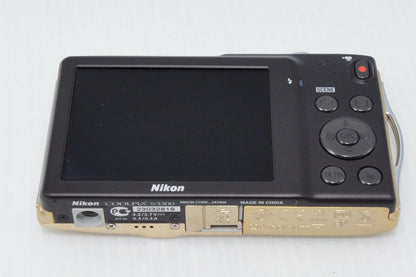 美品 Nikon ニコン COOLPIX S3300 コンパクトデジタルカメラ スイートゴールド 元箱付 260420d