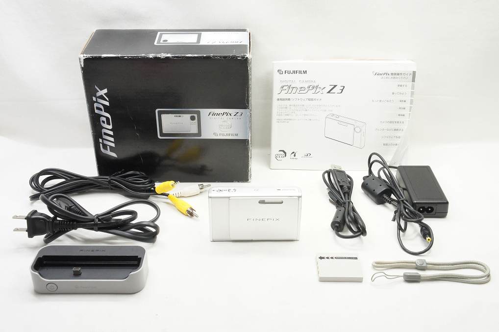 美品 FUJIFILM フジフィルム FinePix Z3 コンパクトデジタルカメラ シルバー 元箱付 250426ah