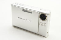 美品 FUJIFILM フジフィルム FinePix Z3 コンパクトデジタルカメラ シルバー 元箱付 250426ah