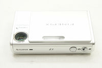 美品 FUJIFILM フジフィルム FinePix Z3 コンパクトデジタルカメラ シルバー 元箱付 250426ah