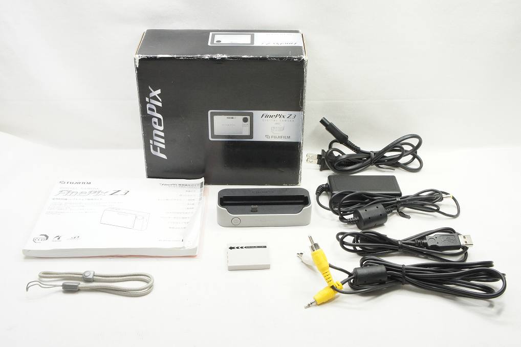 美品 FUJIFILM フジフィルム FinePix Z3 コンパクトデジタルカメラ シルバー 元箱付 250426ah