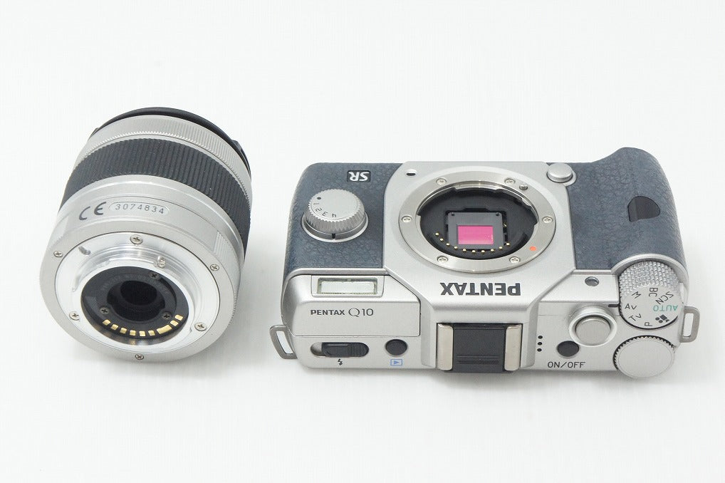 美品 PENTAX Q10 ズームレンズキット [標準ズーム 02 STANDARD ZOOM]  ミラーレス一眼カメラ シルバー 260728ag