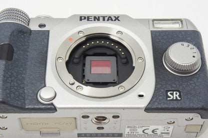 美品 PENTAX Q10 ズームレンズキット [標準ズーム 02 STANDARD ZOOM]  ミラーレス一眼カメラ シルバー 260728ag
