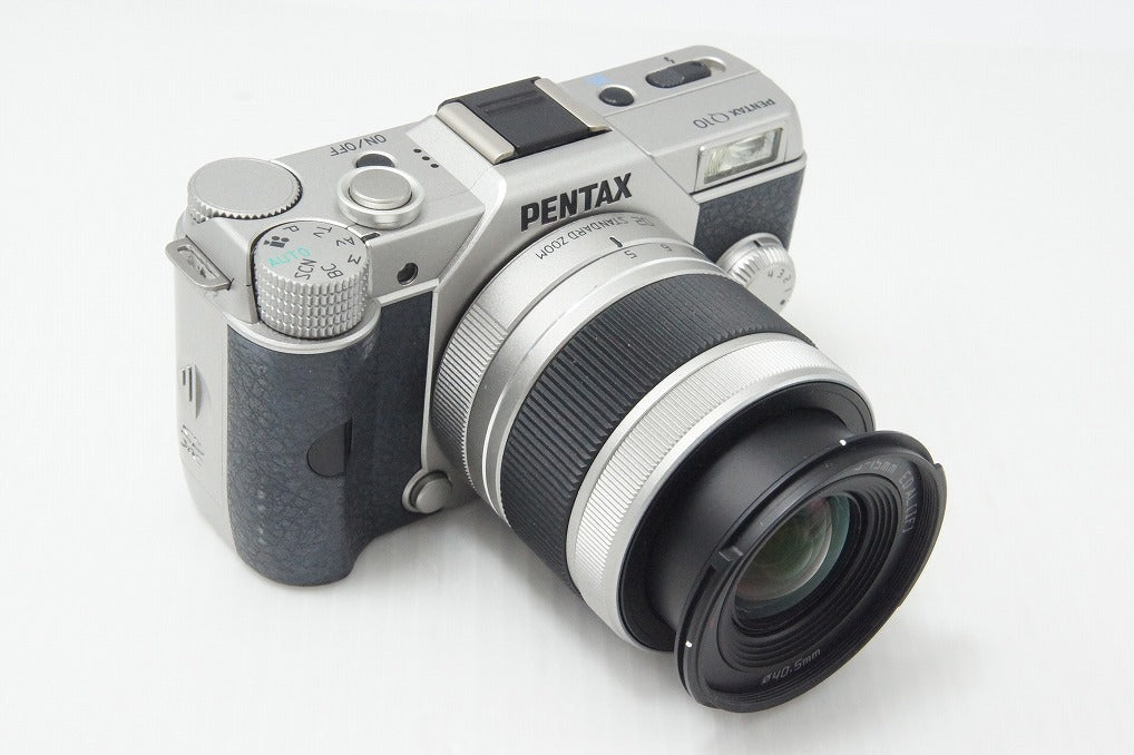 美品 PENTAX Q10 ズームレンズキット [標準ズーム 02 STANDARD ZOOM]  ミラーレス一眼カメラ シルバー 260728ag