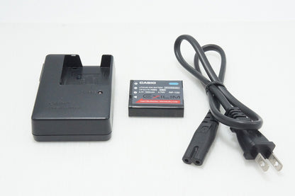 美品 CASIO カシオ EXILIM EX-ZR100 コンパクトデジタルカメラ ホワイト 260803l