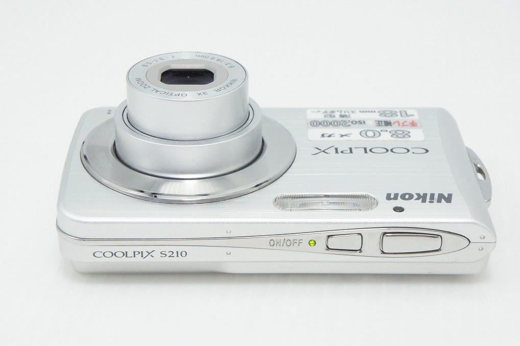 Nikon COOLPIX S210 Compact Digital Camera Silver 260425e