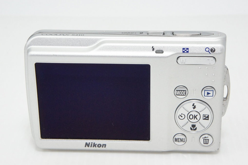 Nikon COOLPIX S210 Compact Digital Camera Silver 260425e