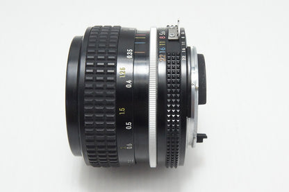 良品 Nikon ニコン Ai Nikkor 28mm F2.8 MF Fマウント 単焦点レンズ 260728ae