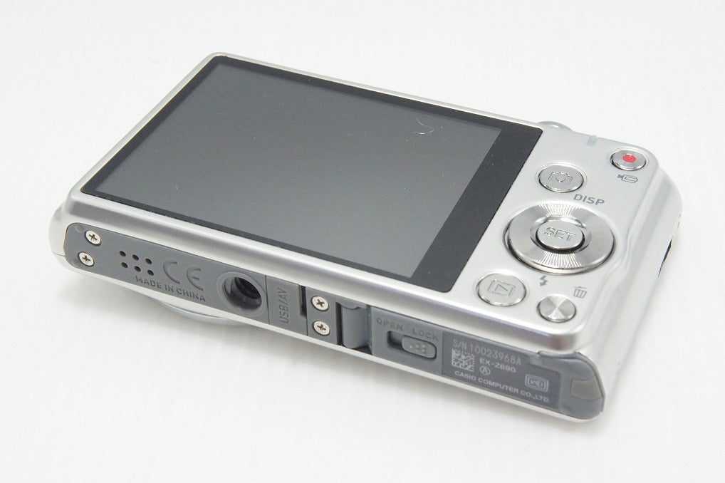 美品 CASIO カシオ EXILIM EX-Z690 コンパクトデジタルカメラ シルバー 260804q