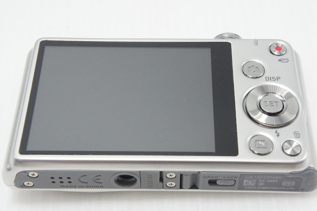 美品 CASIO カシオ EXILIM EX-Z690 コンパクトデジタルカメラ シルバー 260804q