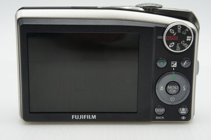 美品 FUJIFILM フジフィルム FinePix F50fd コンパクトデジタルカメラ シルバー 元箱付 260115r
