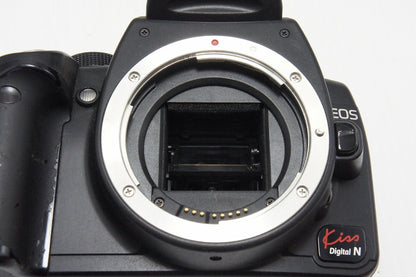 訳あり品 Canon キヤノン EOS Kiss Digital N レンズキット (EF-S 18-55mm II USM) デジタル一眼レフカメラ 260804a