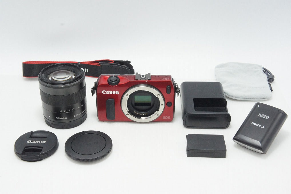 美品 Canon キヤノン EOS M + EF-M 18-55mm IS STM レンズキット ミラーレス一眼カメラ レッド 90EX ストロボ付 260804s
