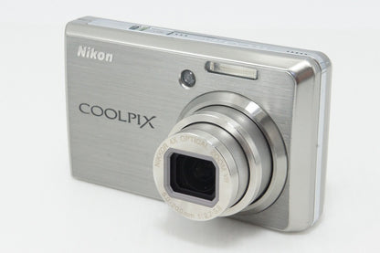 Nikon COOLPIX S600 Compact Digital Camera Titanium Silver 260427e