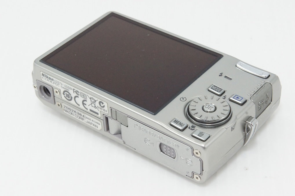 【中古】Nikon ニコン COOLPIX S600 チタンシルバー コンパクトデジタルカメラ ニコン（Nikon） 【中古】Nikon COOLPIX S600 チタンシルバー