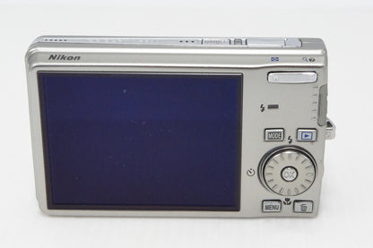 Nikon COOLPIX S600 Compact Digital Camera Titanium Silver 260427e